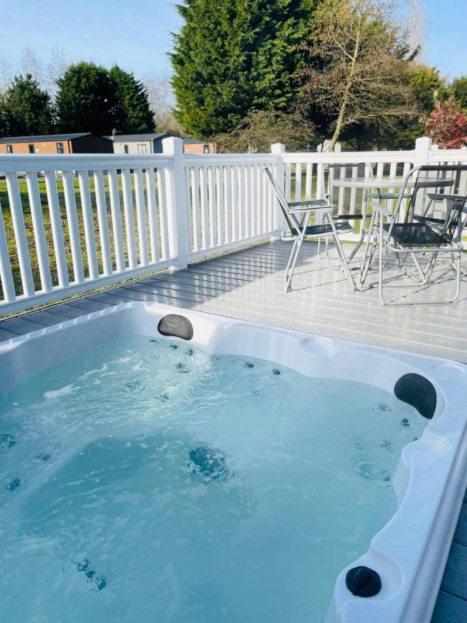 Brians Lodge With Hot Tub Pocklington Dış mekan fotoğraf